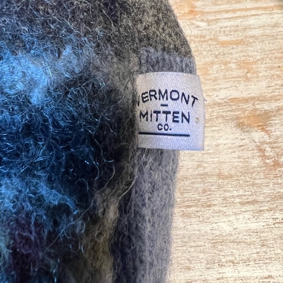 Bernie Mittens by Vermont Mitten Co. | Handmade from Recycled Wool Sweaters - Picture 3 of 3